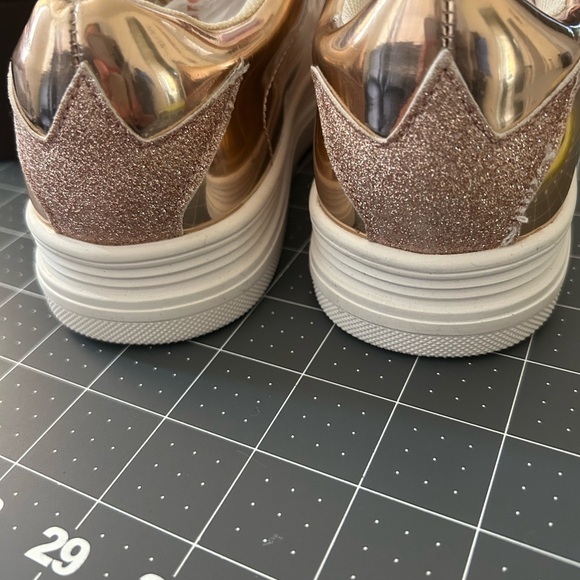 Nature Breeze Rose Gold Star Sneakers - Picture 8 of 10